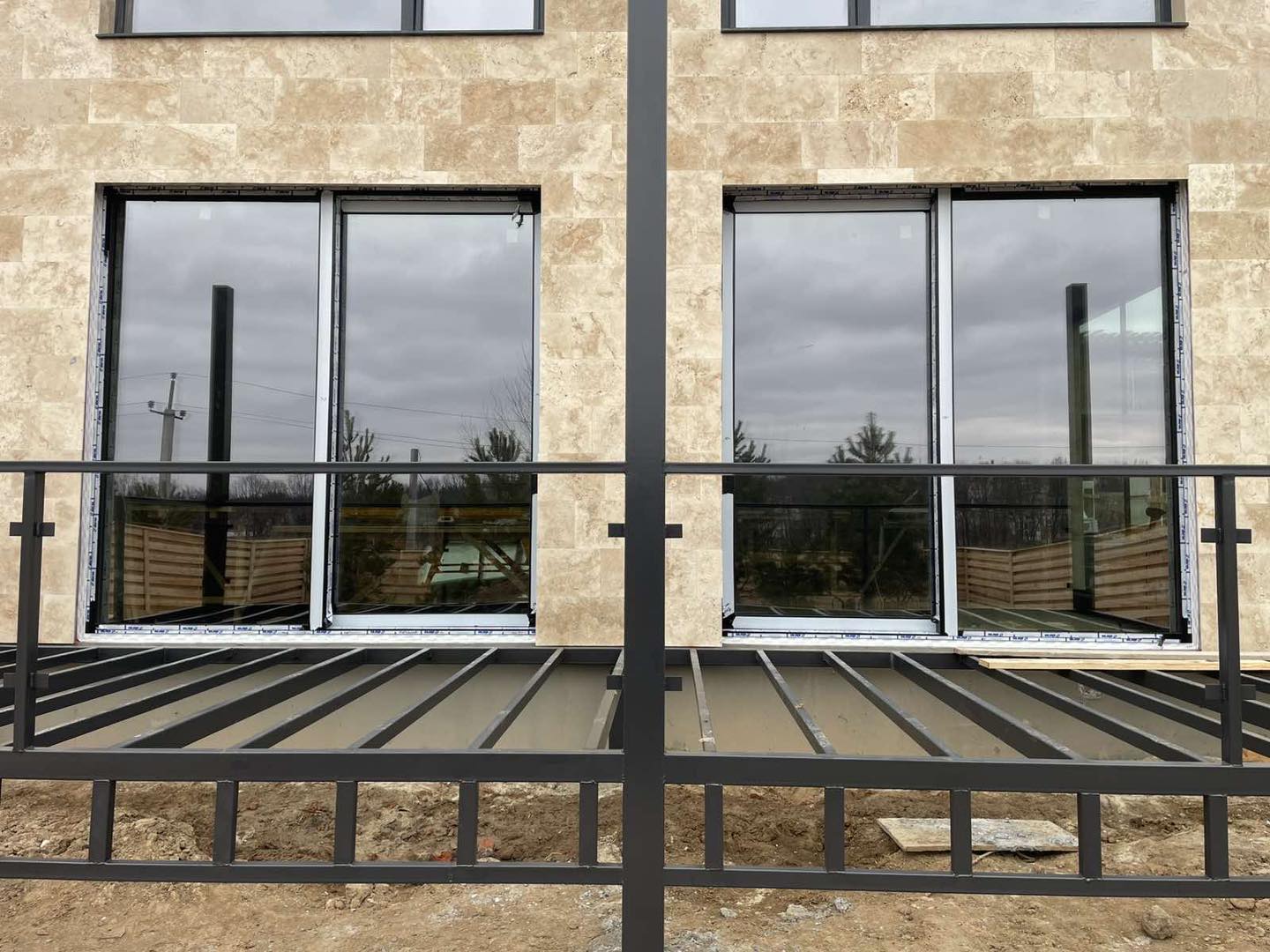 АЛЮМІНІЄВІ КОНСТРУКЦІЇ