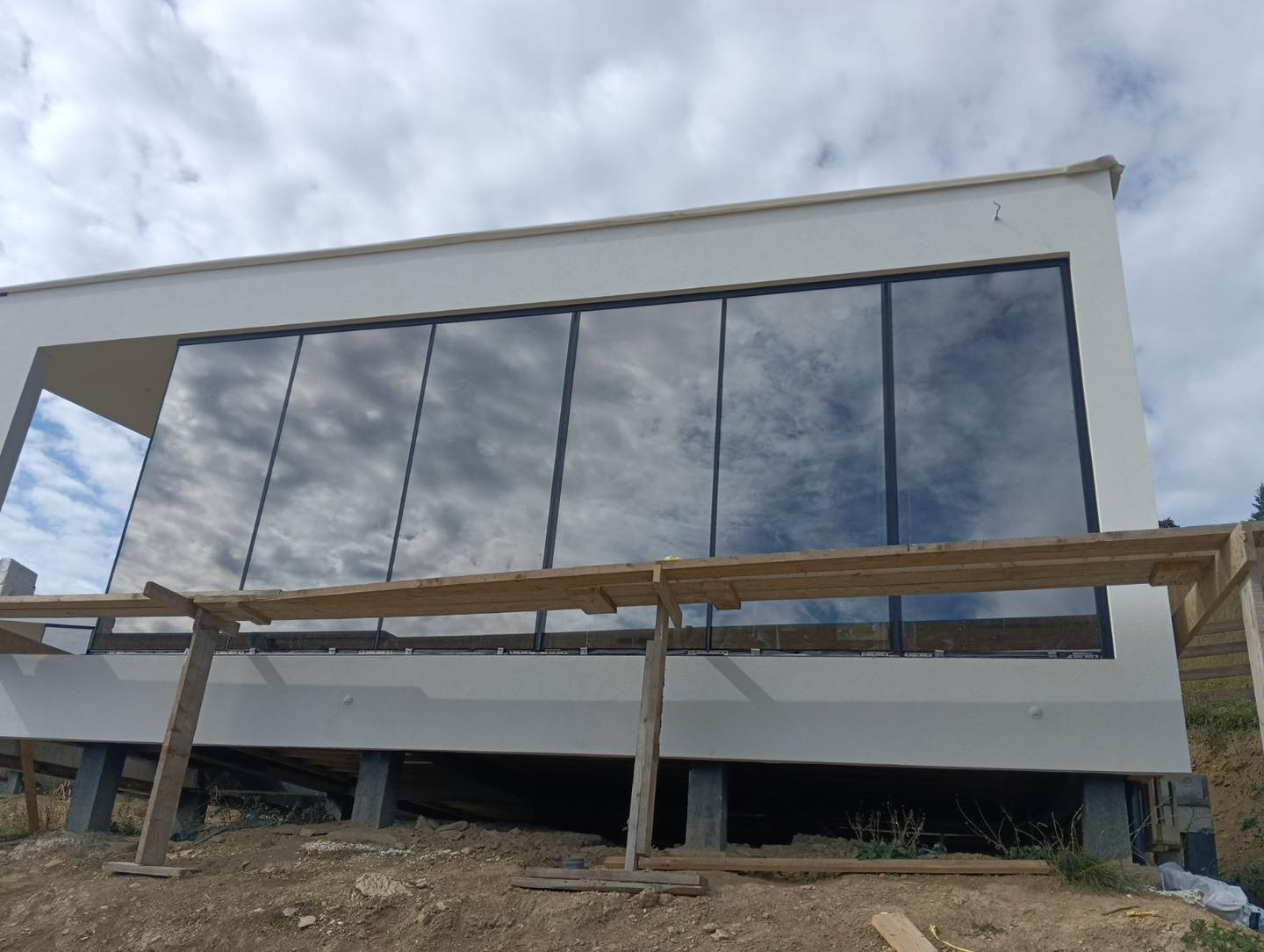 АЛЮМІНІЄВІ ВІТРАЖІ